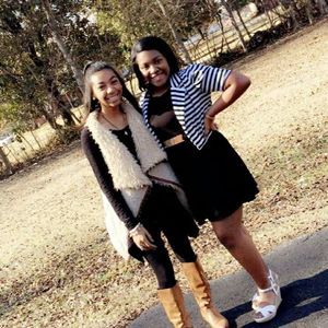 Meet your Posher, Shakira